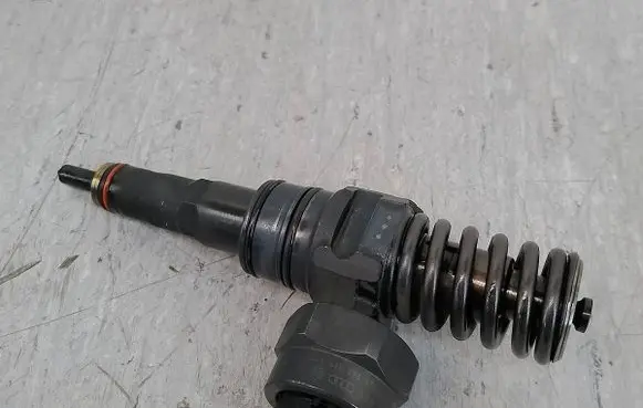 Fuel injector