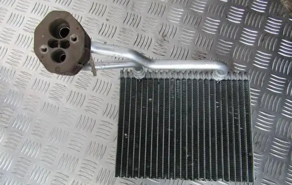 Renault Megane II A/C cooling radiator (condenser) 665898U TD237