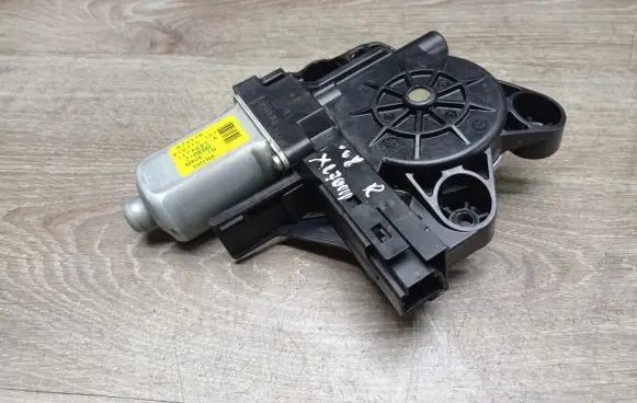Volvo XC70 Rear door window regulator motor 970715101 1174081