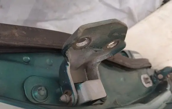 Ford Escort Front door upper hinge