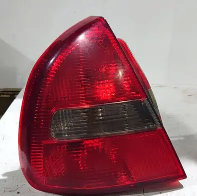 Mitsubishi Carisma Rear/tail lights