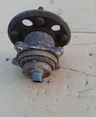 Toyota Previa (XR30, XR40) II Rear wheel hub spindle/knuckle 