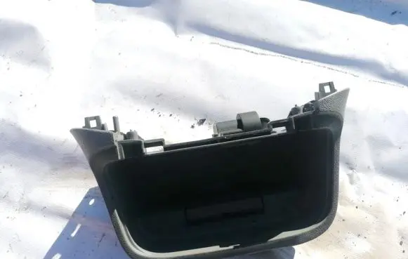 Glove box