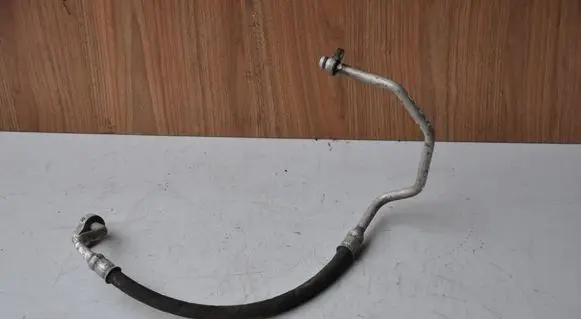 Air conditioning (A/C) pipe/hose