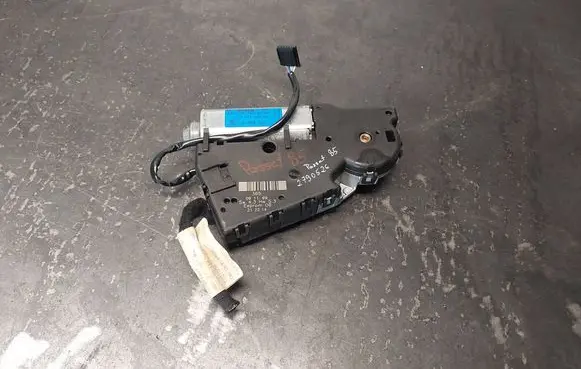 Volkswagen PASSAT B5 Sunroof motor/actuator 1J6959591 0390200006 849696561