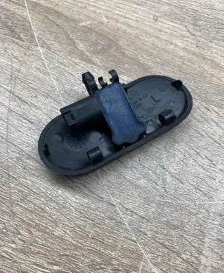 Windshield washer spray nozzle