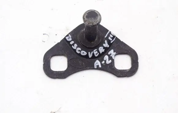 Land Rover Discovery 3 - LR3 Tailgate lock loop/hook striker 