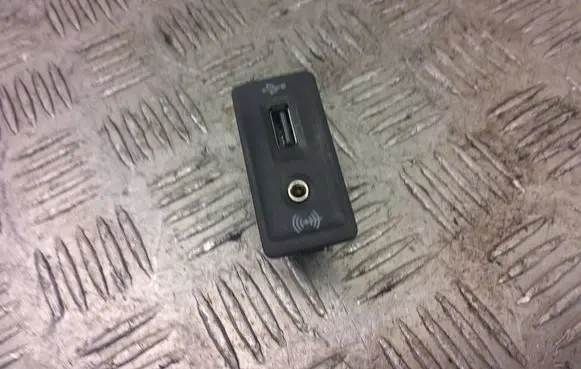 Seat Leon (5F) USB socket connector 5G0035222