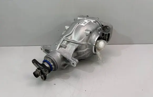 BMW 5 G30 G31 G38 Rear differential 8618727