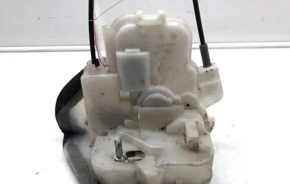 Subaru Legacy Rear door lock