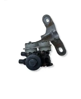 BMW X5 F15 Coolant heater control valve 1147412226 8517589