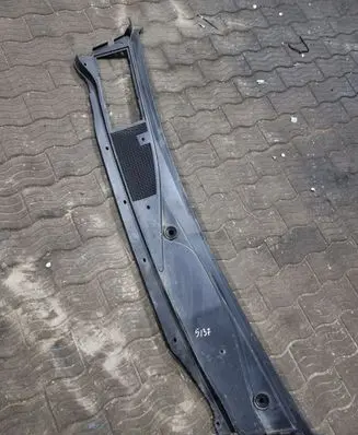 Cadillac SRX Wiper trim 25773455 184695047