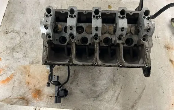 Volkswagen Transporter - Caravelle T5 Engine head 038103373R