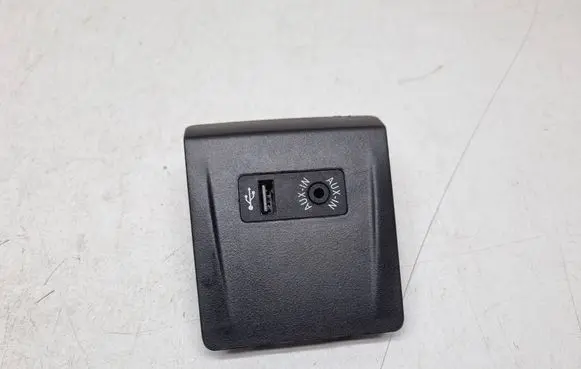 BMW 2 F46 USB socket connector 9284253
