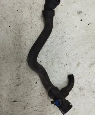 Volkswagen PASSAT B5.5 Engine coolant pipe/hose 4B0121049S