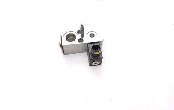 Mercedes-Benz S X222 Maybach Air conditioning (A/C) expansion valve A2228300584