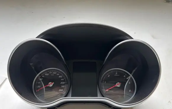 Mercedes-Benz GLC C253 Speedometer (instrument cluster) A2059006733 A2059024318 ZGS001Q01