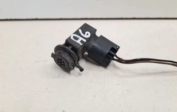 Audi A6 S6 C5 4B Air quality sensor 4B0907659A