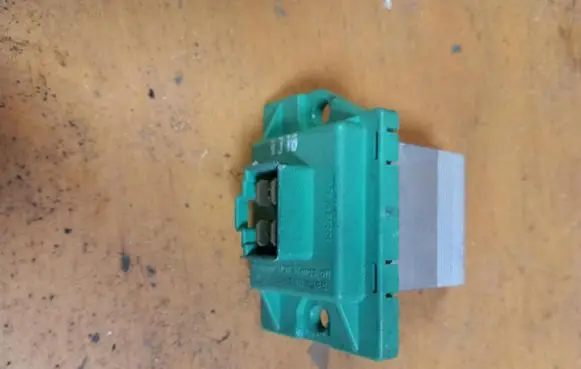KIA Optima Heater blower motor/fan resistor 