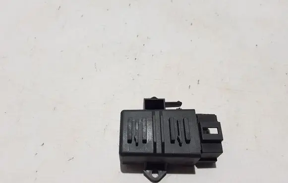 Porsche Cayenne (9Y0 9Y3) Other relay 3F0959772