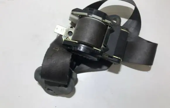 Rear seatbelt