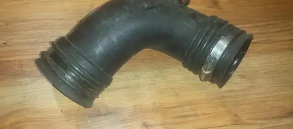Air intake hose/pipe