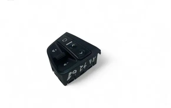 Steering wheel buttons/switches