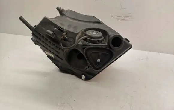 Audi A6 S6 C6 4F Air filter box cover 4F0133835G