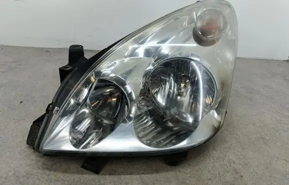Toyota Corolla Verso E121 Headlight/headlamp 3124L