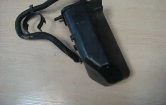 Active carbon filter fuel vapour canister