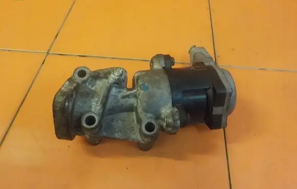 Peugeot 607 EGR thermostat 4R8Q9D475B