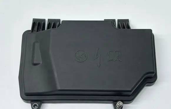 Mercedes-Benz GLC X253 C253 Fuse box cover A2055402428
