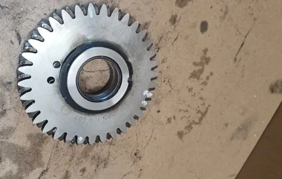 Volkswagen Transporter - Caravelle T5 Crankshaft position gear 070109497
