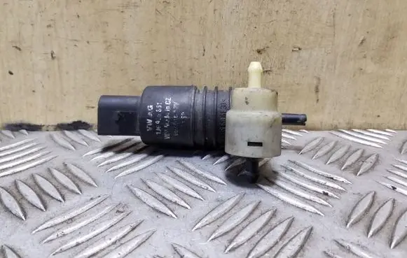 Audi A4 S4 B5 8D Windscreen/windshield washer pump 1J6955851