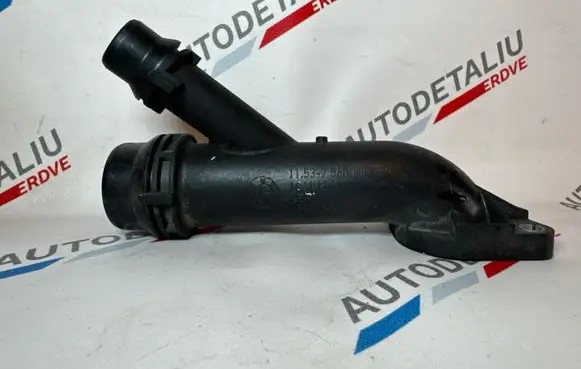 Engine coolant pipe/hose