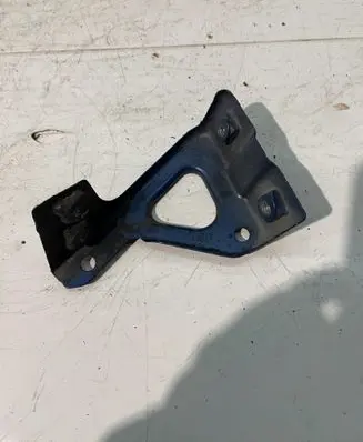 Volkswagen Tiguan Radiator support slam panel bracket 