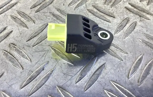 Lexus RC Airbag deployment crash/impact sensor 8983133050