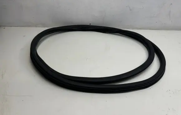 Porsche Cayenne (92A) Front door rubber seal 7P0867365H