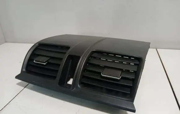 Honda CR-V Dash center air vent grill 77610SWAA020