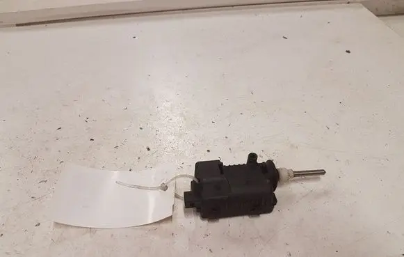 Opel Zafira B Fuel tank cap lock 13158426
