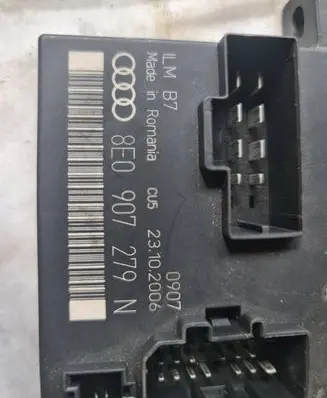 Audi A4 S4 B7 8E 8H Comfort/convenience module 8E0907279N
