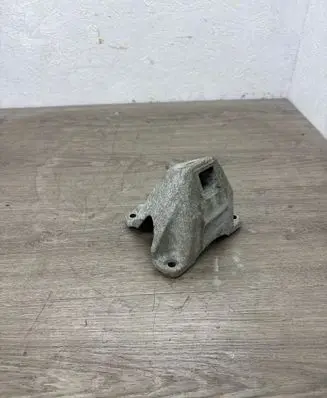 BMW 5 F10 F11 Engine mounting bracket 6793004