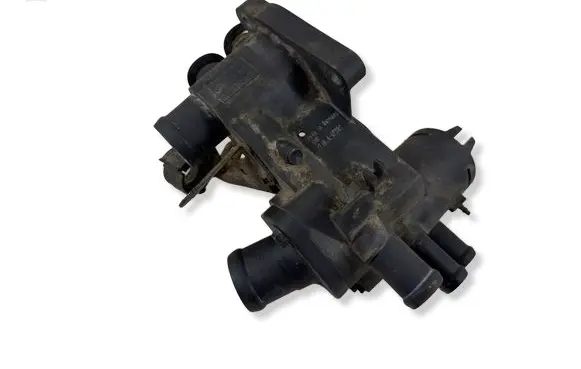 Volkswagen Golf IV Thermostat housing 032121111