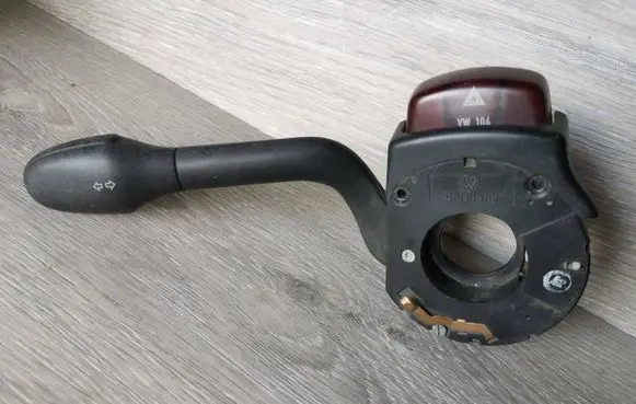 Volkswagen Golf III Indicator stalk DO1SAE0891