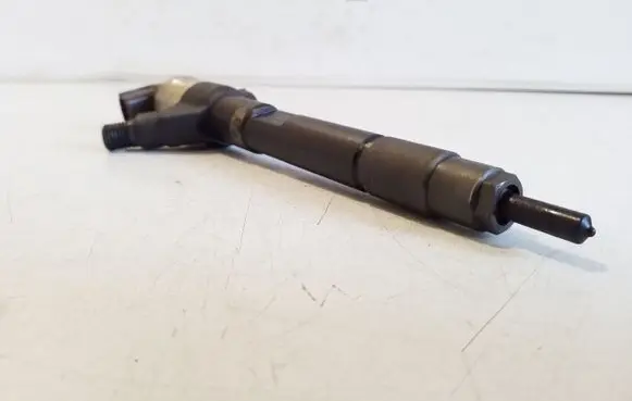 Mitsubishi L200 Fuel injector 1465A439 12B56013