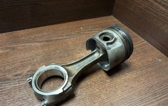 Renault Mascott Piston with connecting rod 500331966 IMPRK1426132