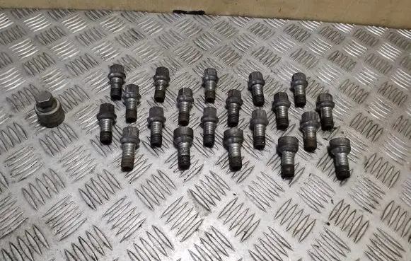 Skoda Superb B8 (3V) Nuts/bolts 