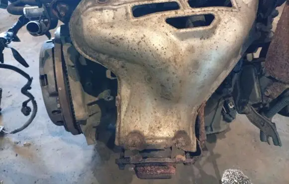 Toyota Yaris Exhaust manifold