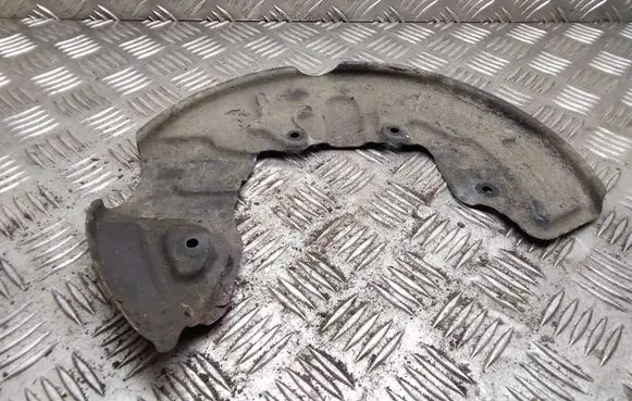 Audi A4 S4 B6 8E 8H Front brake disc dust cover plate 