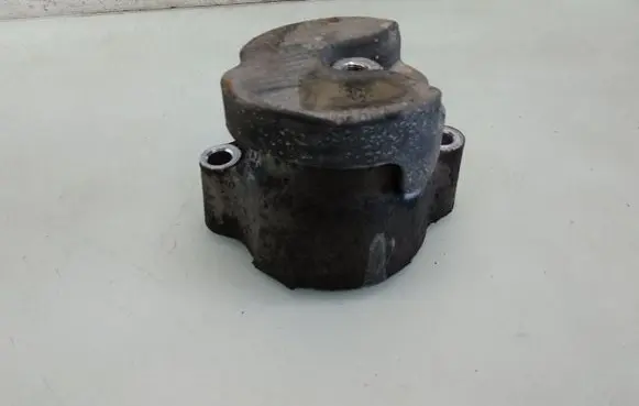 Honda Accord Engine mount bracket